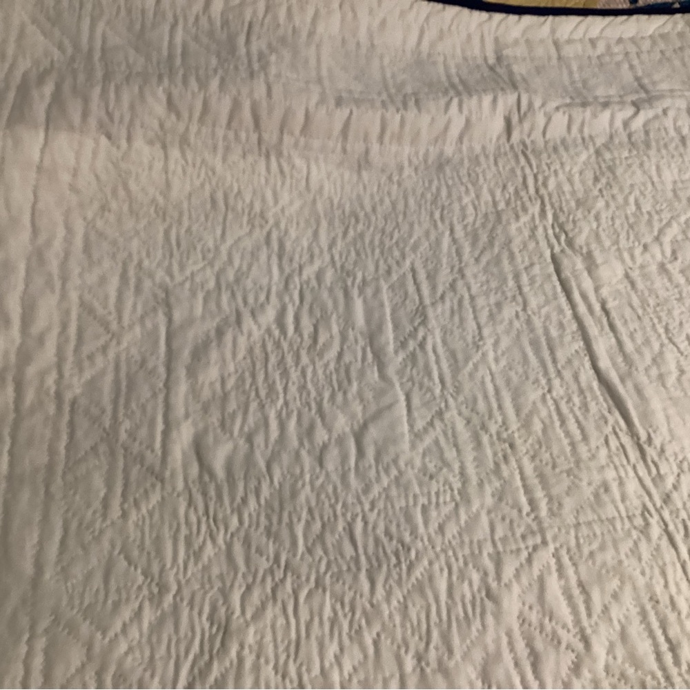 Blue and Cream Geometric Quilt Bedding - Picture 9 of 16
